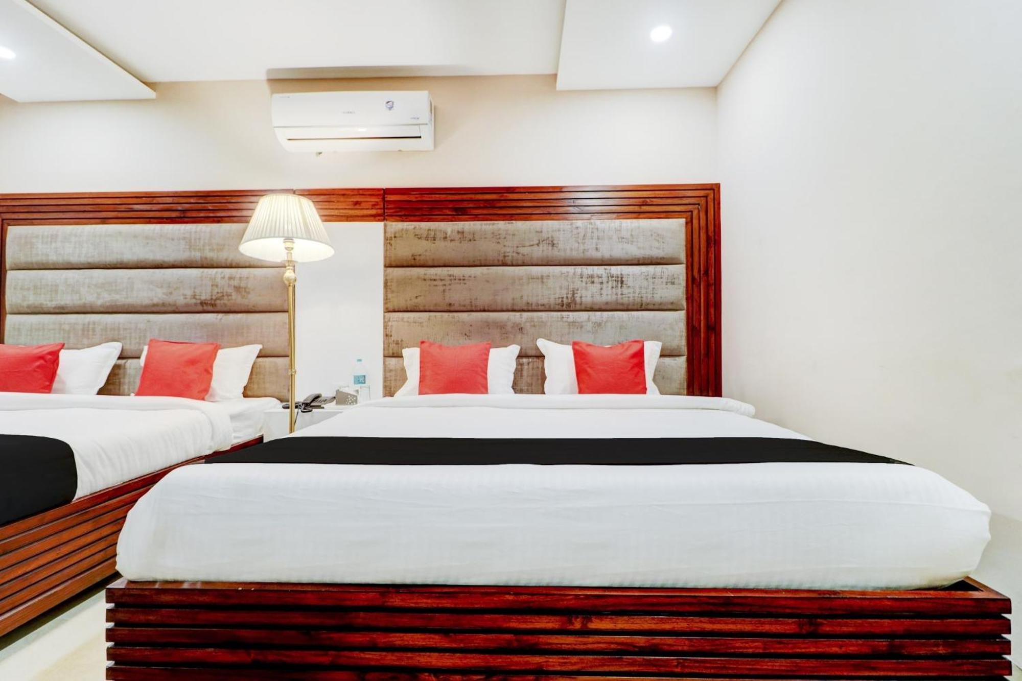 Hotel O Stevia Zirakpur Buitenkant foto